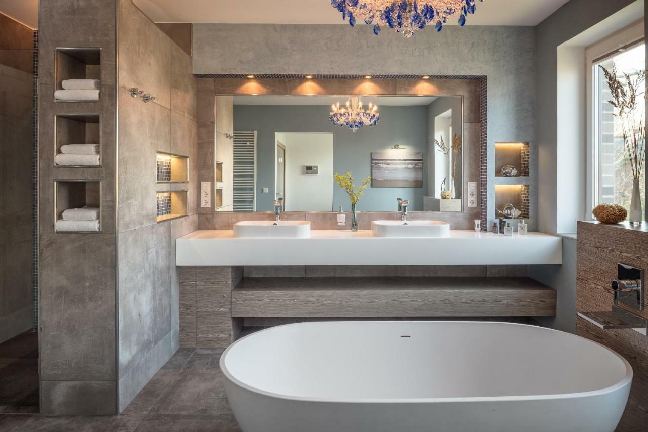 Villa Lotsenhaeuser Ruegen - Luxus Ferienhaus - 3 Schlafzimmer - Sauna - Dachterrasse Mit Boddenblick Breege Zewnętrze zdjęcie