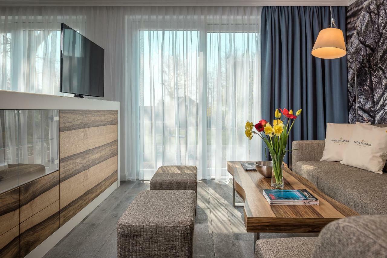 Villa Lotsenhaeuser Ruegen - Luxus Ferienhaus - 3 Schlafzimmer - Sauna - Dachterrasse Mit Boddenblick Breege Zewnętrze zdjęcie